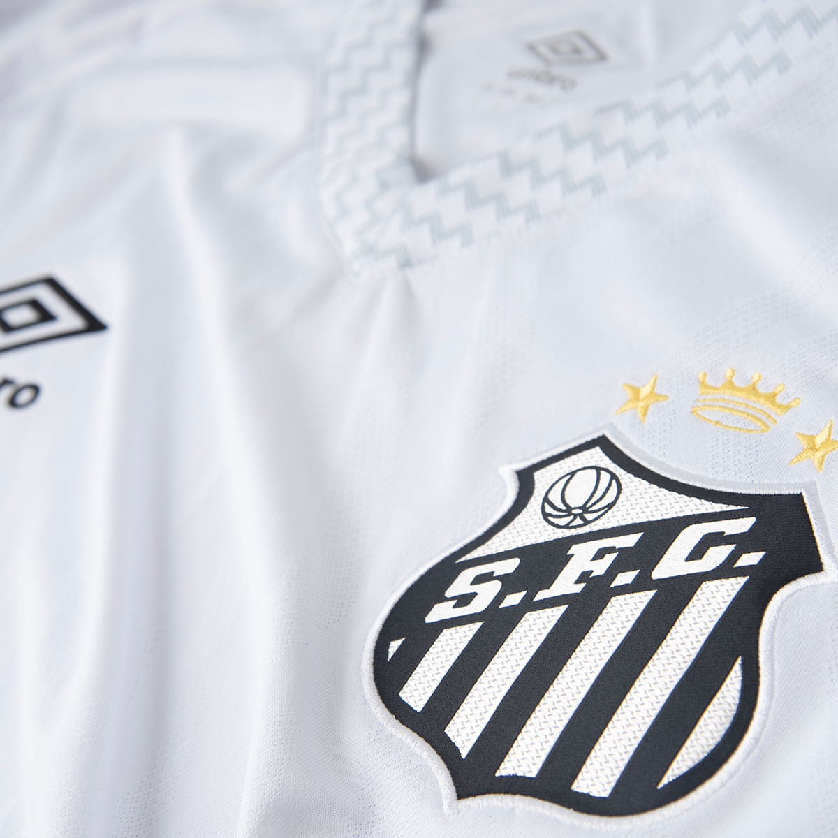 Camisa Masculina Umbro Santos Torcedor 2025/26 I - imagem 4