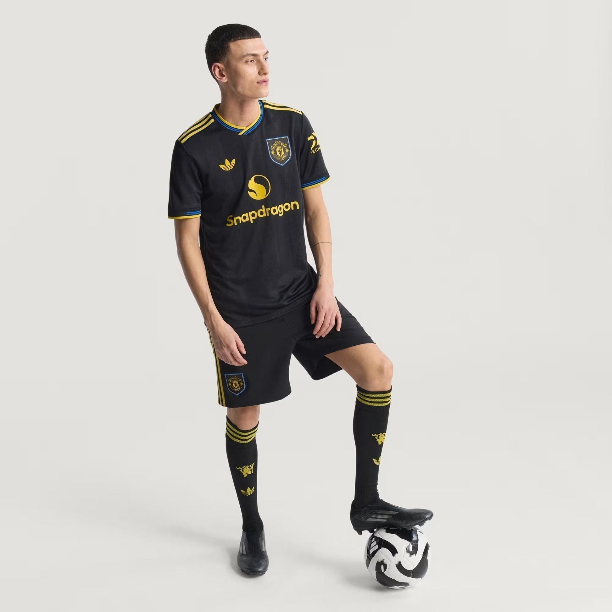 Camisa Adidas Manchester United 2025/26 III - imagem 8