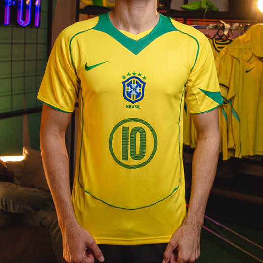 Camisa Retrô Brasil 2004 I Total 90 Ronaldinho [PRONTA ENTREGA] - imagem 1