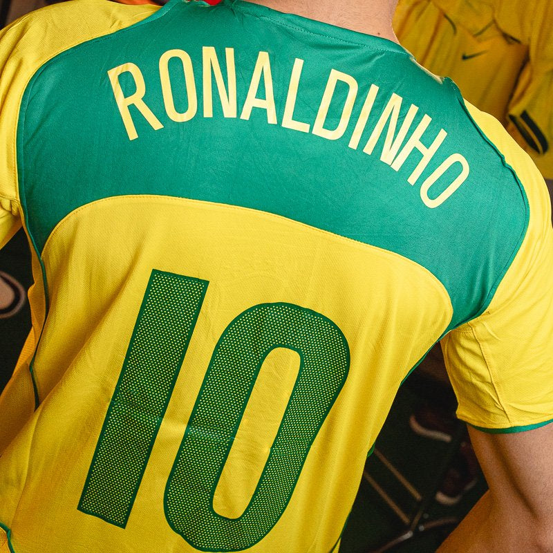 Camisa Retrô Brasil 2004 I Total 90 Ronaldinho [PRONTA ENTREGA] - imagem 4