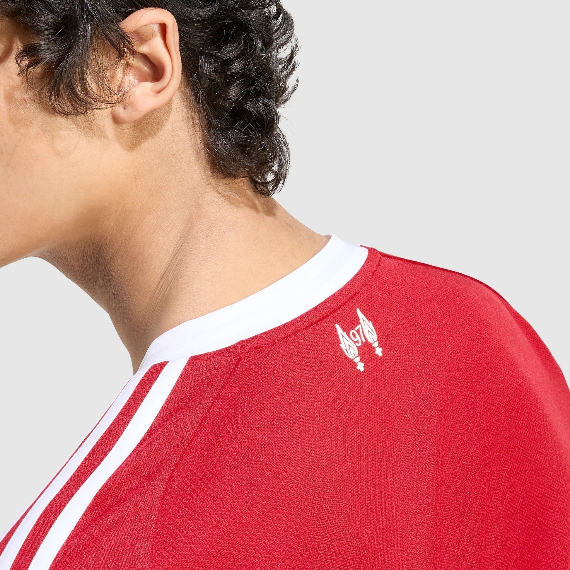 Camisa adidas Liverpool 2025/26 I Manga Longa - imagem 5